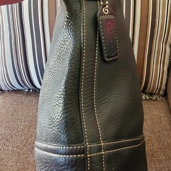 EUC Coach Black Pebbled Leather Hobo - Picture 3 of 9